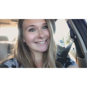 Meet your Posher, Aly